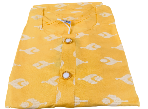 women’s yellow kurti with eye print, button placket (size 3xl)